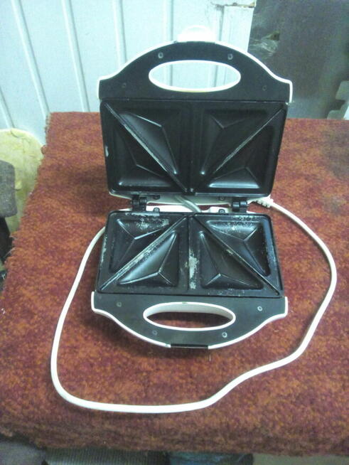 opiekacz do kanapek Zelmer. Moc 700W