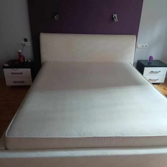 Łóżko do sypialni,