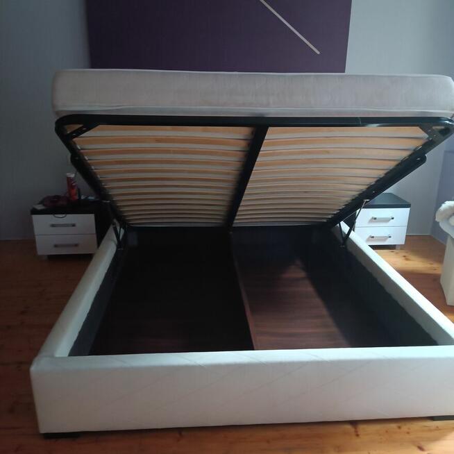 Łóżko do sypialni,