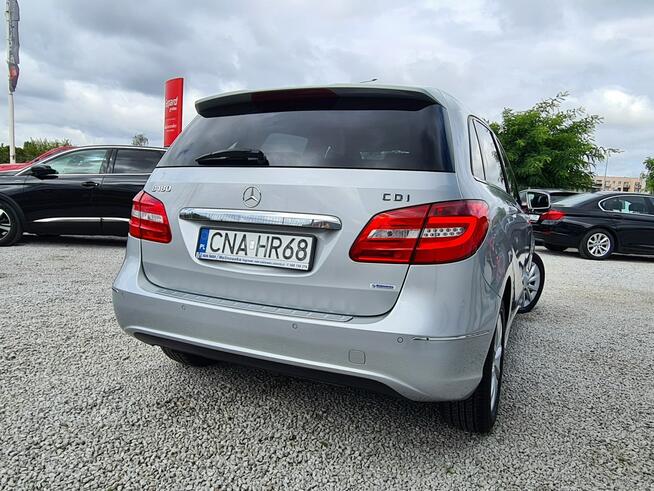 Mercedes B 180 Salon PL Serwisowany Xenon Led 2xPDC Klimatyzacja Sensory Komputer Alu