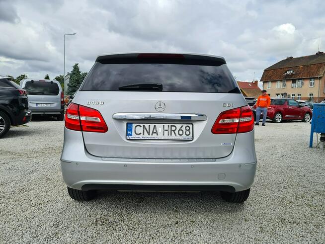 Mercedes B 180 Salon PL Serwisowany Xenon Led 2xPDC Klimatyzacja Sensory Komputer Alu