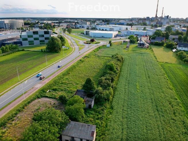 Atrakcyjna działka z WZ (budynek służby zdrowia)