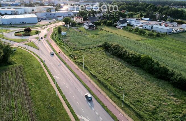 Atrakcyjna działka z WZ (budynek służby zdrowia)