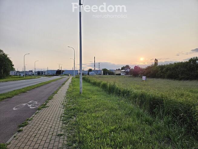 Atrakcyjna działka z WZ (budynek służby zdrowia)