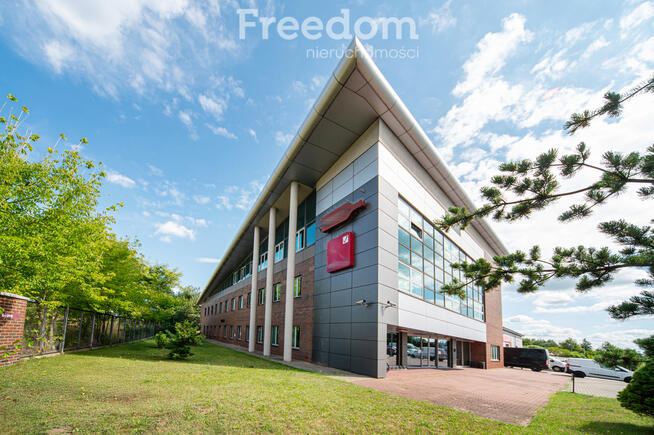 Lokal 416m2 z parkingiem i windą w Piasecznie