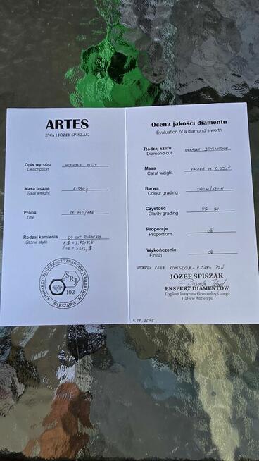 Zlota zawieszka z diamentami