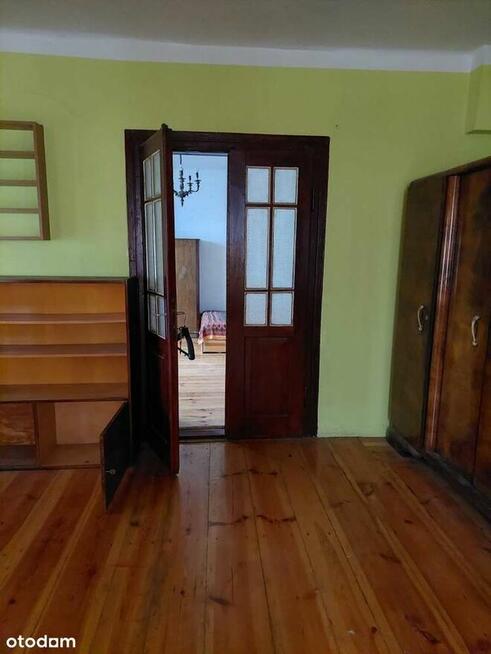 Urokliwy dom z fotowoltaiką i przestronnym ogrodem