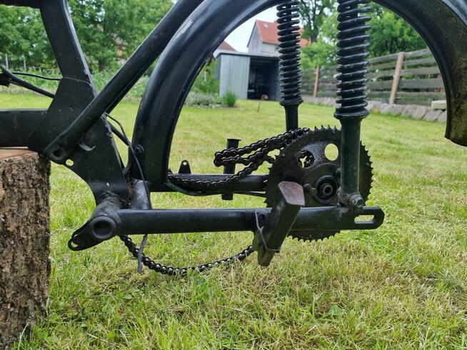 Jawa 200 - rama motoru + dodatki