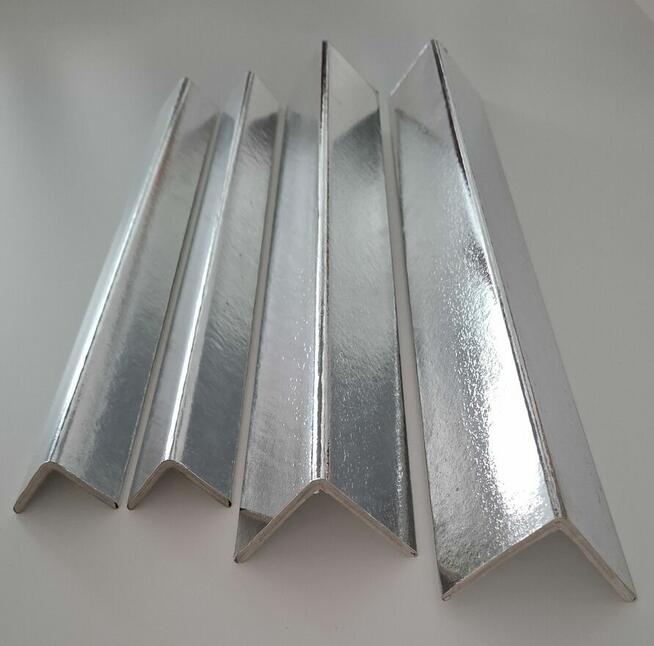 Kątowniki i narożniki tekturowe do palet