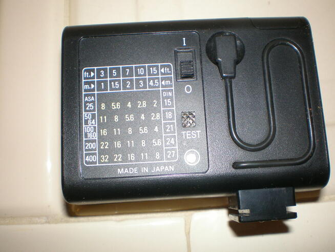 Sprzedam lampę błyskową Revue Tron B 180, używaną