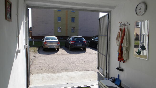 Garaż z kanałem po kapitalnym remoncie sprzedam .