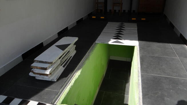 Garaż z kanałem po kapitalnym remoncie sprzedam .