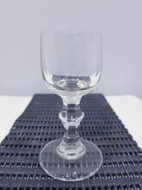 Zestaw starych kryształowych kieliszków