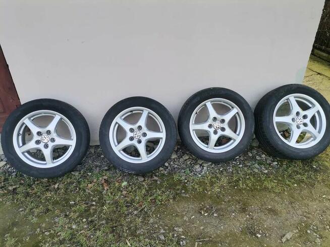 4 felgi aluminiowe wraz z oponami letnimi do VW Golf 5