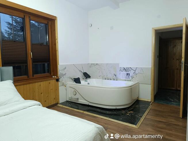 Apartament Jacuzzi z Wanną z hydromasażem
