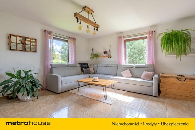 Sople, dom w pięknej okolicy nad jeziorem.