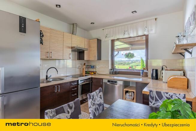 Sople, dom w pięknej okolicy nad jeziorem.