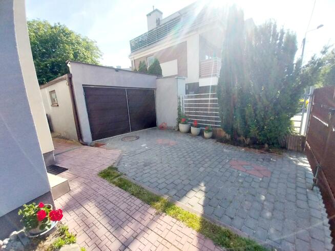 Dom Kielce Czarnów, Mleczna