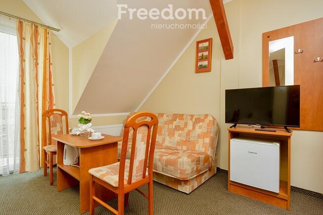 Pensjonat 80 miejsc noclegowych 300 m od morza.