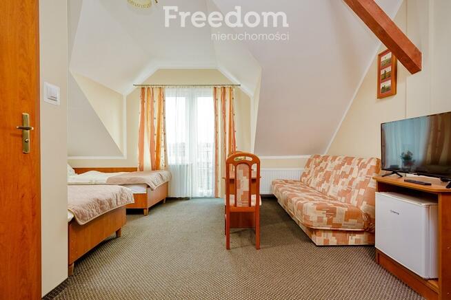 Pensjonat 80 miejsc noclegowych 300 m od morza.