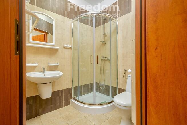 Pensjonat 80 miejsc noclegowych 300 m od morza.