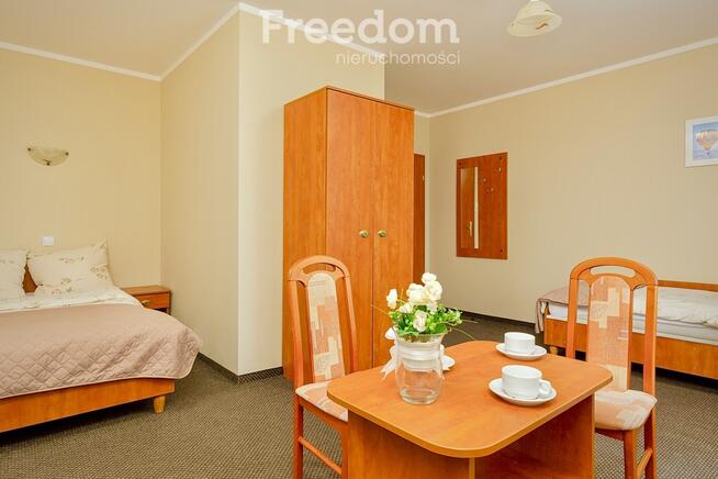 Pensjonat 80 miejsc noclegowych 300 m od morza.