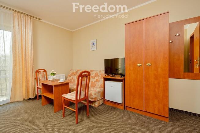 Pensjonat 80 miejsc noclegowych 300 m od morza.