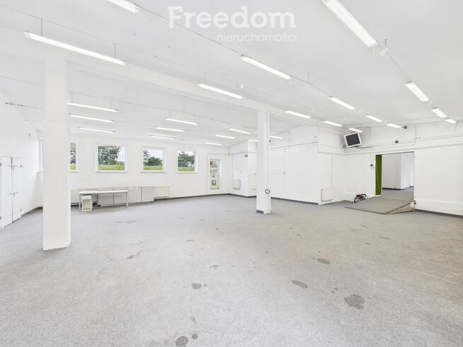 Lokal użytkowy przy Galerii Pledan w Skoczowie.