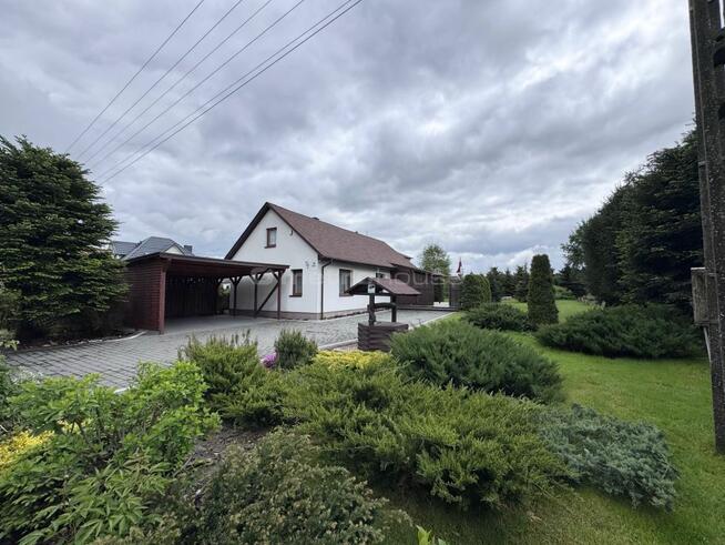Na sprzedaż wyjątkowy dom z piękną działką
