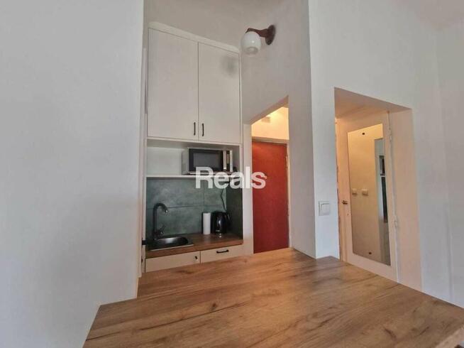 Kawalerka na Górny Mokotowie w kamienicy.