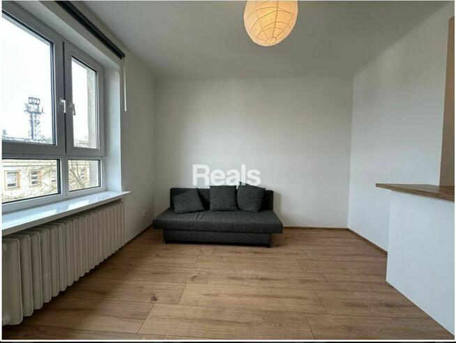 Kawalerka na Górny Mokotowie w kamienicy.