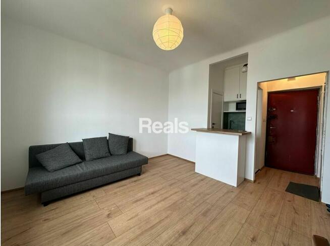 Kawalerka na Górny Mokotowie w kamienicy.