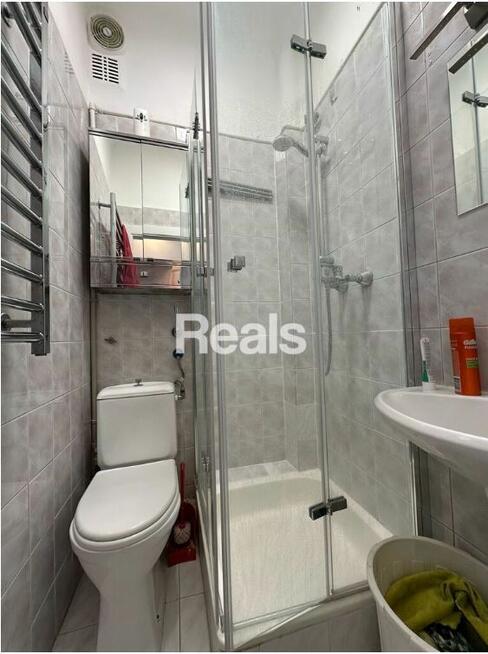 Kawalerka na Górny Mokotowie w kamienicy.