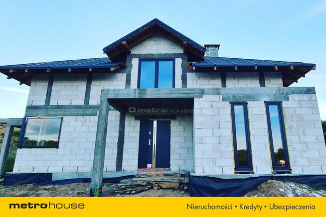 Na sprzedaż dom w stanie surowym zamkniętym.