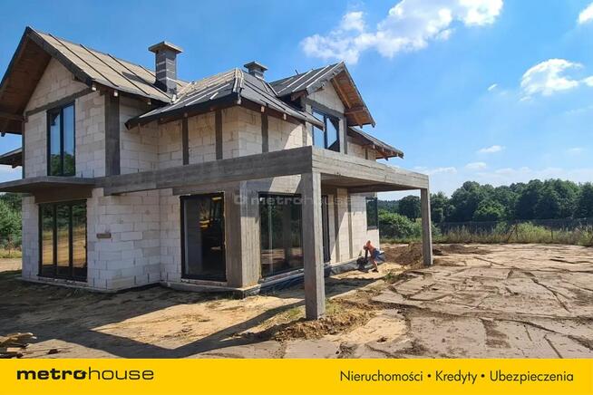 Na sprzedaż dom w stanie surowym zamkniętym.