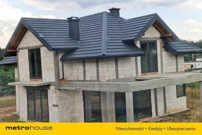 Na sprzedaż dom w stanie surowym zamkniętym.