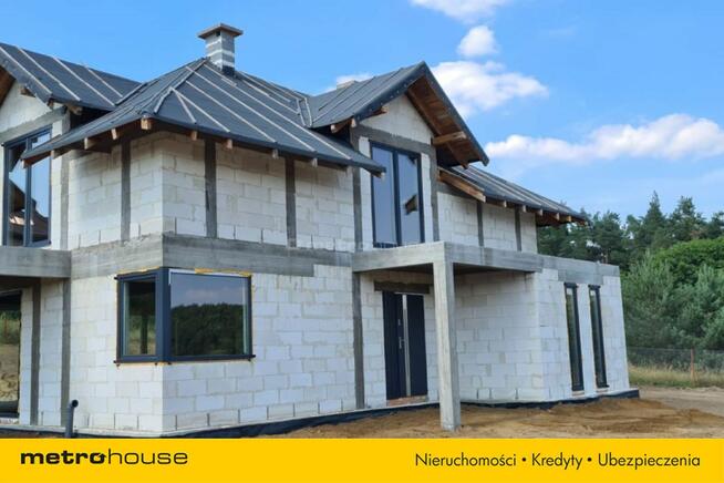 Na sprzedaż dom w stanie surowym zamkniętym.