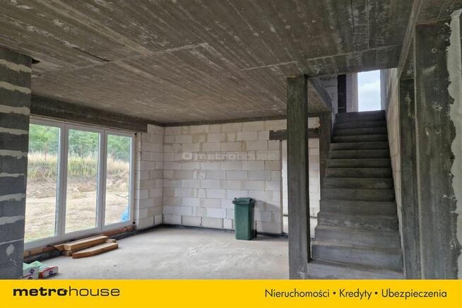 Na sprzedaż dom w stanie surowym zamkniętym.