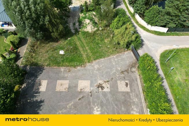 Ogrodzona działka, Wszystkie Media, Asfalt!