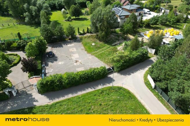 Ogrodzona działka, Wszystkie Media, Asfalt!