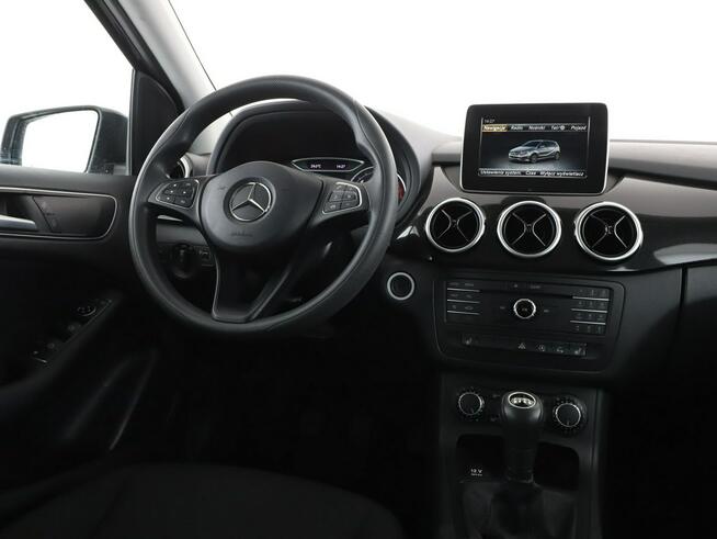 Mercedes B 180 navi czujniki parkowania klimatyzacja grzane fotele
