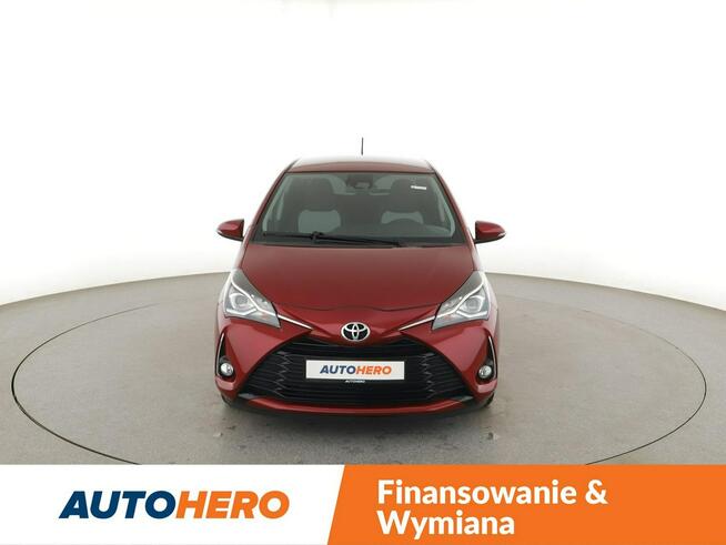 Toyota Yaris automat grzane fotele kamera Bluetooth tempomat