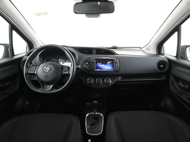 Toyota Yaris automat grzane fotele kamera Bluetooth tempomat