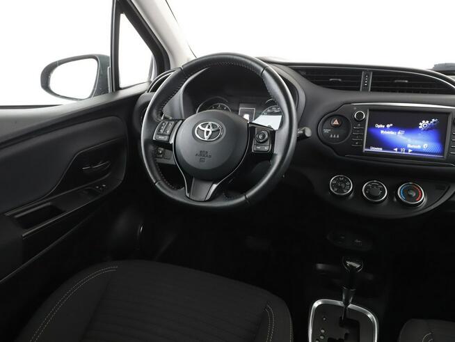 Toyota Yaris automat grzane fotele kamera Bluetooth tempomat