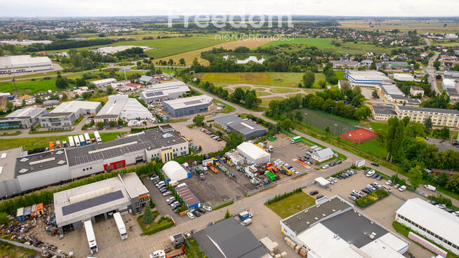 Plac, hala magazynowa, pom. soc.-biur. w Rusocinie