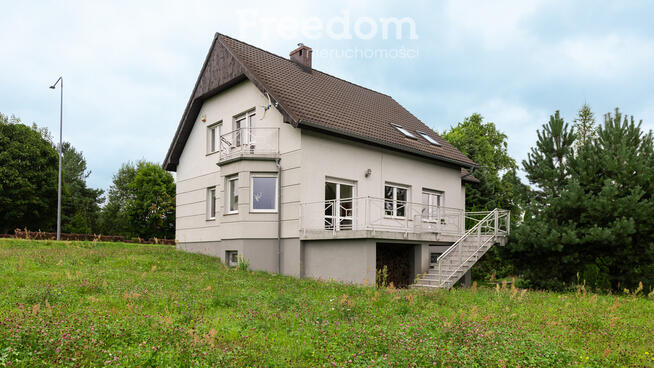 Dom gotowy do wprowadzenia – 10 arów zieleni