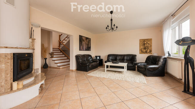 Dom gotowy do wprowadzenia – 10 arów zieleni