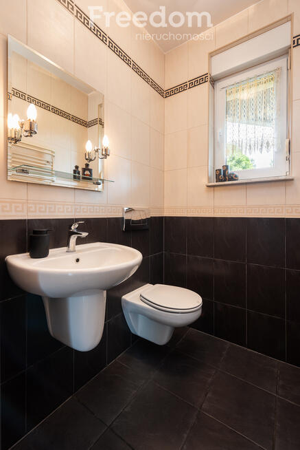 Dom gotowy do wprowadzenia – 10 arów zieleni