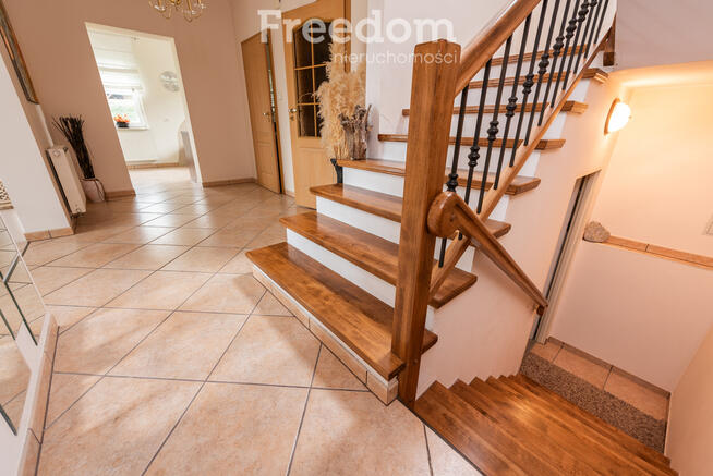 Dom gotowy do wprowadzenia – 10 arów zieleni