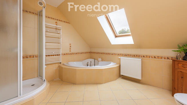 Dom gotowy do wprowadzenia – 10 arów zieleni